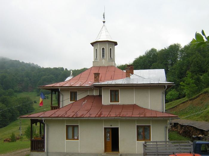 Casa cu Paraclisul - Manastirea Rohita - Maramures