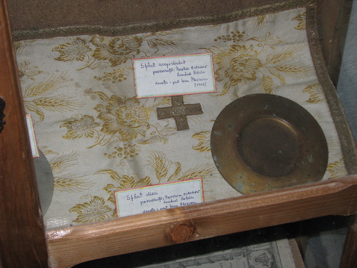 Muzeul-Obiecte de cult vechi - Manastirea Rohita - Maramures
