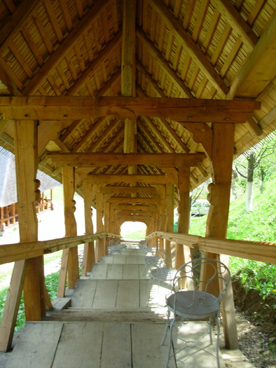 scari-vedere de sus in jos - Manastirea Rohita - Maramures