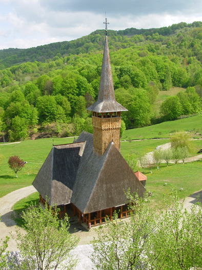 biserica cu varful Alunis - Manastirea Rohita - Maramures