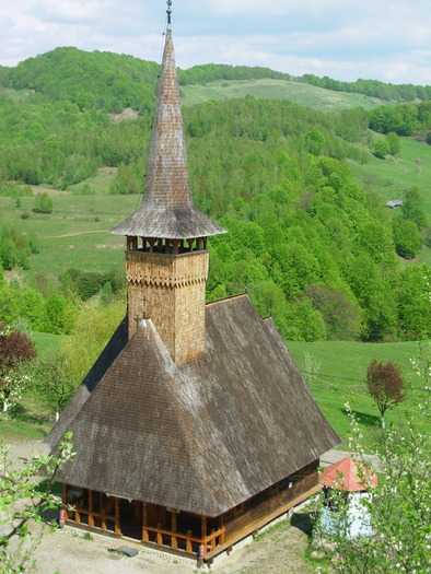 biserica -vedere de sus - Manastirea Rohita - Maramures