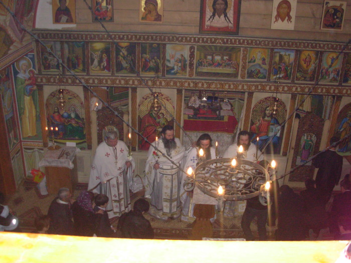 Oficierea Sfintei Liturghii - Manastirea Rohita - Maramures