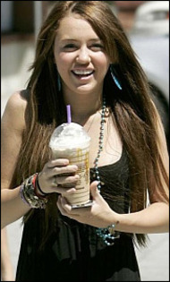 miley-cyrus_COM-la2008aug10-mandyjiroux0012