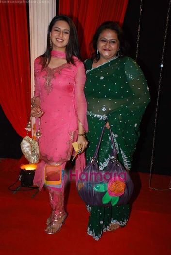 normal_at Zee Rishtey Awards in Andheri Sports Complex on 13th Feb 2010 (59)