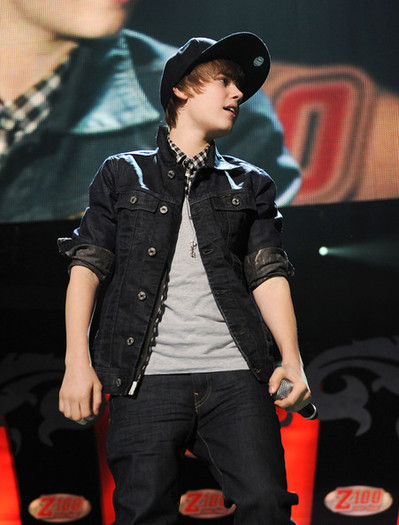 Z100+s+Jingle+Ball+ - Justin-Jingle Ball 2009-Show