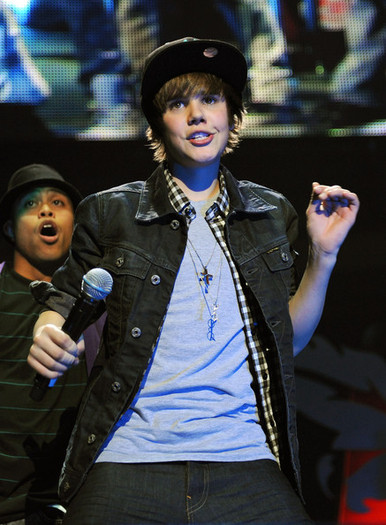 Z100+s+Jingle+Ball+2009+Show+J7W_7ftClPYl - Justin-Jingle Ball 2009-Show