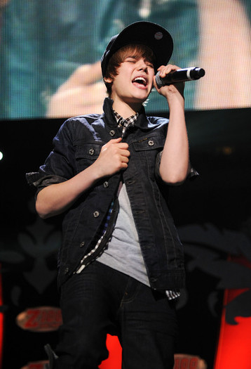 Z100+s+Jingle+Ball+2009+Show+LWrDt_rtqDOl - Justin-Jingle Ball 2009-Show