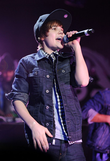 Z100+s+Jingle+Ball+2009+Show+oTsDwVq0zVTl - Justin-Jingle Ball 2009-Show