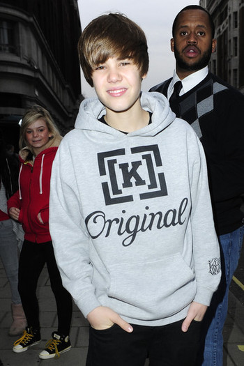 Justin+Bieber+up+ - Justin Bieber Goes to GMTV Studios