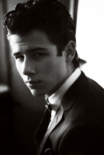 VMan-Magazine-by-Mario-Testino-nick-jonas-10365810-342-512 - VMan Magazine- Nick on the Cover