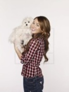 11474046_QXEXOUWOW - Miley Cyrus photo 3