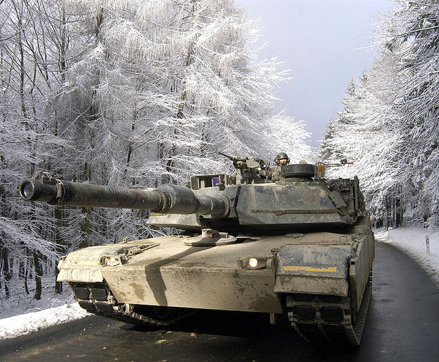 728px-M1A_Abrams_im_Taunus[1] - tancuri