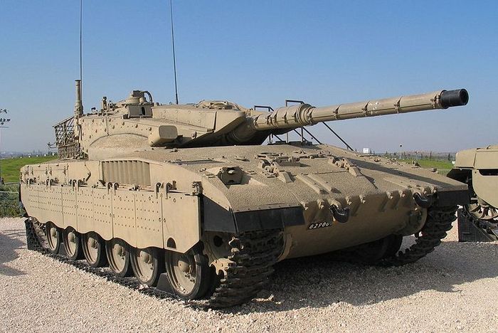 800px-Merkava-2-latrun-2[1] - tancuri