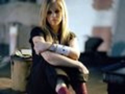 avrilllllllllllllllllll-avril-lavigne-9507205-120-90