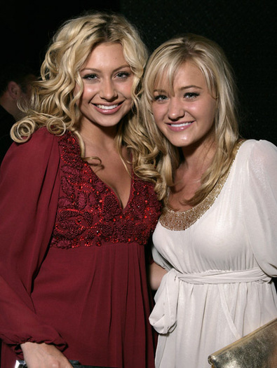 XMQPGFWRYOOBIYDGJXJ - Aly and Aj