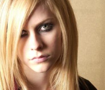 22 - poze Avril Lavigne