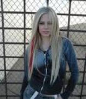 29 - poze Avril Lavigne