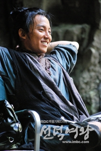 11754479_MZZWSKJOG - secretele de la palat