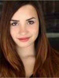 imagesCAWJLED8 - poze demi lovato