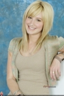 11 - ashley tisdale sedinta foto 1