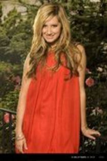 444 - ashley tisdale sedinta foto 2