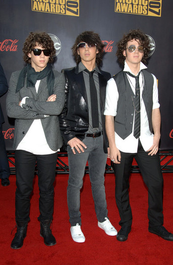 2007+American+Music+Awards+Arrivals+WUmVQfTevVVl - z 2007 American Music Awards - Arrivals