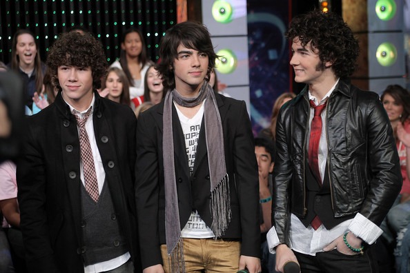 MTV+TRL+Presents+Jessica+Alba+Alicia+Keys+09r0mQ20vP7l - MTV TRL Presents Jessica Alba Alicia Keys and Jonas Brothers