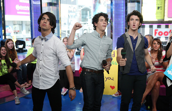 MTV+TRL+Presents+Jonas+Brothers+sq-empcgH0el - MTV TRL Presents Jonas Brothers