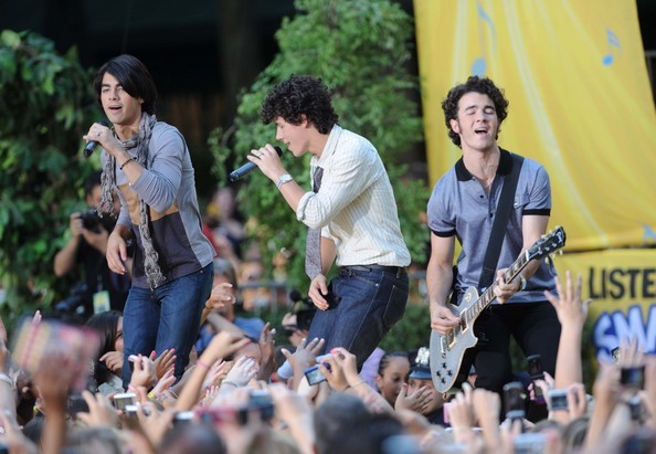 Jonas+Brothers+Perform+ABC+Good+Morning+America+Hc83qkLBIcql - The Jonas Brothers Perform On ABCsGood Morning America