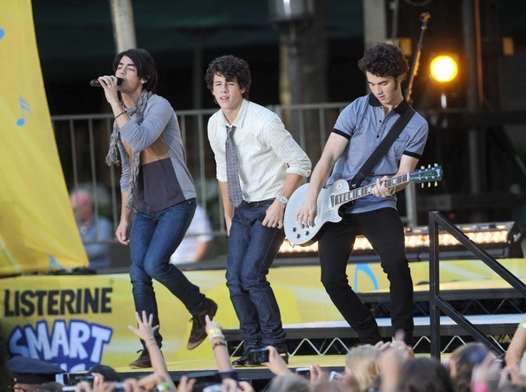 Jonas+Brothers+Perform+ABC+Good+Morning+America+pTzRMcUcYMxl