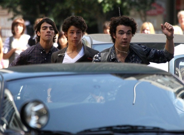 Jonas+Brothers+Filming+Promo+Their+New+Movie+DPwLoP4lEcjl - The Jonas Brothers Filming A Promo For Their New Movie