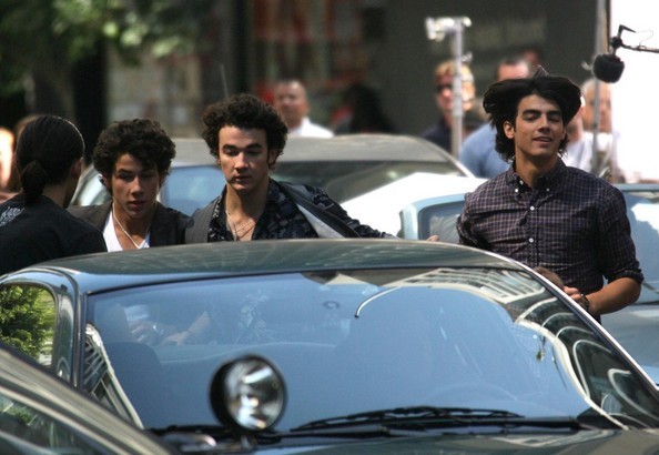 Jonas+Brothers+Filming+Promo+Their+New+Movie+iOtWz0EcQG-l - The Jonas Brothers Filming A Promo For Their New Movie