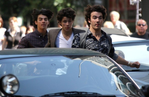Jonas+Brothers+Filming+Promo+Their+New+Movie+lj6RcZhnepil - The Jonas Brothers Filming A Promo For Their New Movie