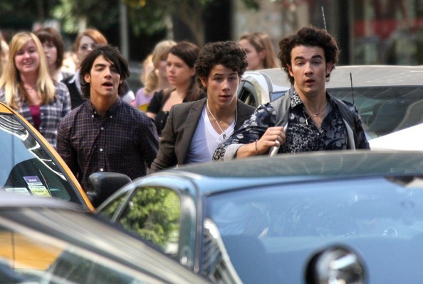 Jonas+Brothers+Filming+Promo+Their+New+Movie+N08r1UmXL-Wl - The Jonas Brothers Filming A Promo For Their New Movie