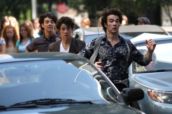 Jonas+Brothers+Filming+Promo+Their+New+Movie+o3akfVXg_Gql