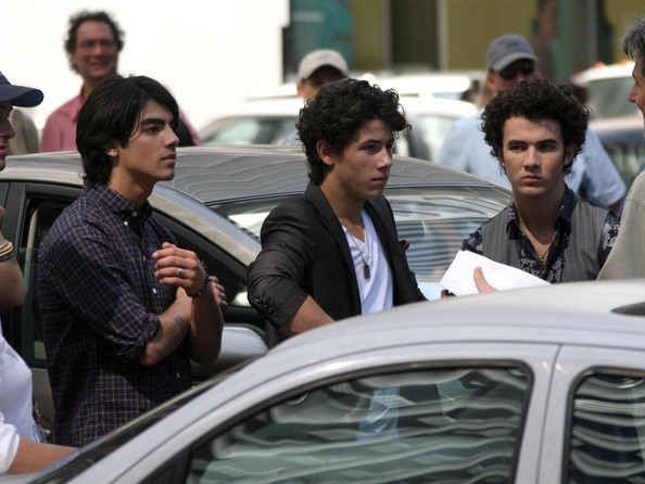 Jonas+Brothers+Filming+Promo+Their+New+Movie+Sq1rrBOefQVl - The Jonas Brothers Filming A Promo For Their New Movie