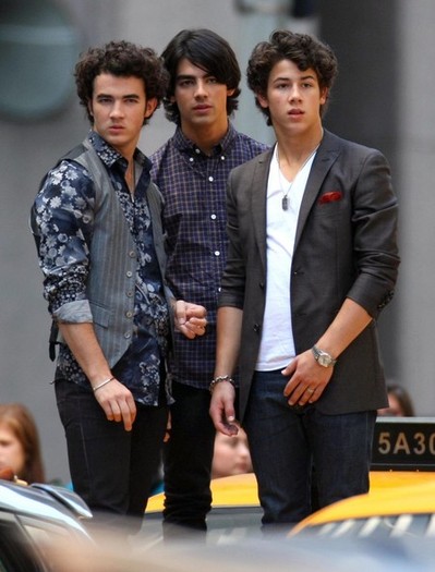 Jonas+Brothers+Filming+Promo+Their+New+Movie+taetKlUQ3YRl - The Jonas Brothers Filming A Promo For Their New Movie