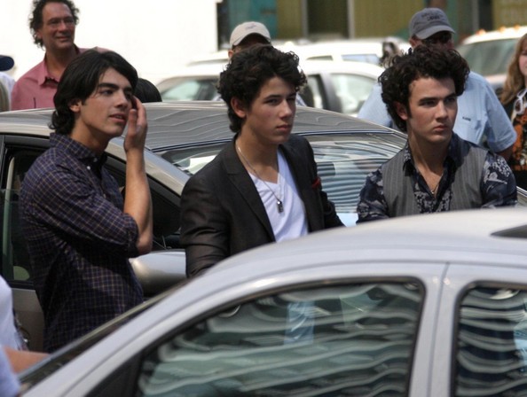 Jonas+Brothers+Filming+Promo+Their+New+Movie+VBFpnuNYy11l - The Jonas Brothers Filming A Promo For Their New Movie