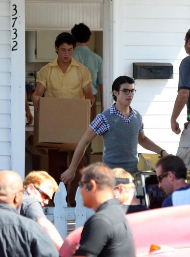 Jonas+Brothers+Set+Long+Beach+iEZfo7vALPEl - The Jonas Brothers On Set In Long Beach