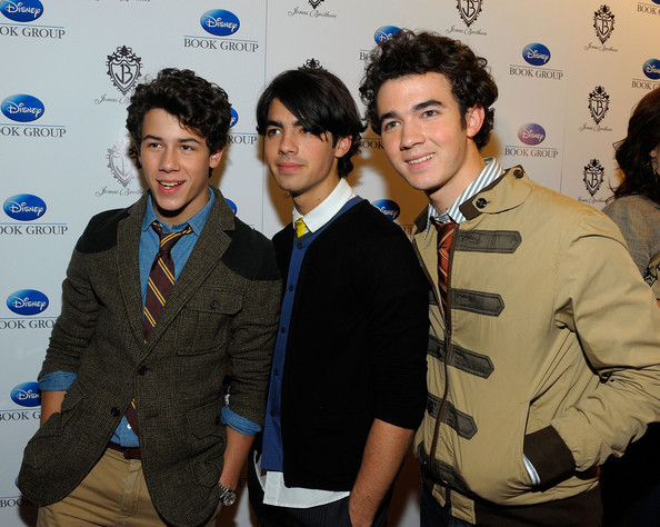 Burning+Up+Tour+Jonas+Brothers+Book+Launch+gc3IfuTf4vql - On Tour With The Jonas Brother Book Launch