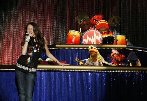 normal_miley3 - Miley and Muppets00