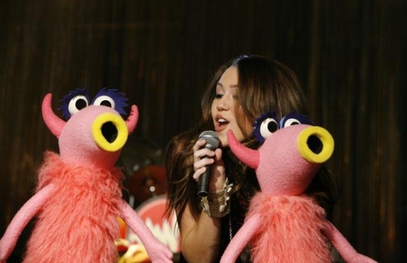 normal_miley - Miley and Muppets00