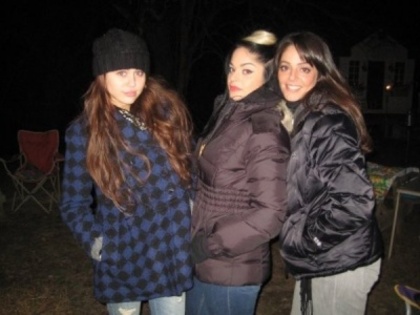 normal_Fans_021 - Personals pics with Miley00