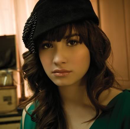 demi-12 - Demi cool