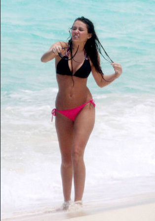 tb_500_Miley_Cyrus_bikini_4 - Miley Cyrus in bikini