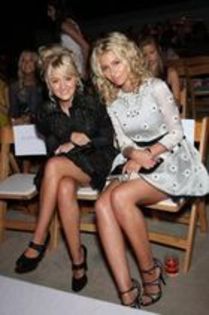 TI4U_u1222132326 - Aly and Aj