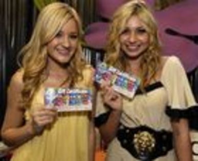 TI4U_u1225008174 - Aly and Aj