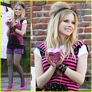 Divyaa - 0Avril Lavigne Black Star