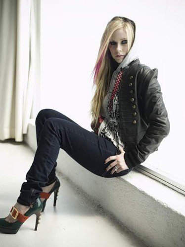 Avril-Images-avril-lavigne-11020729-374-500