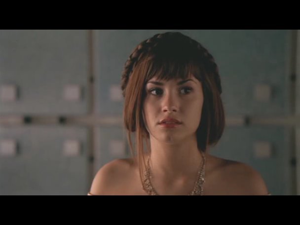 Princess.Protection.Program.2009.DVDRip.XviD-VoMiT-145 - capturi princess protection program